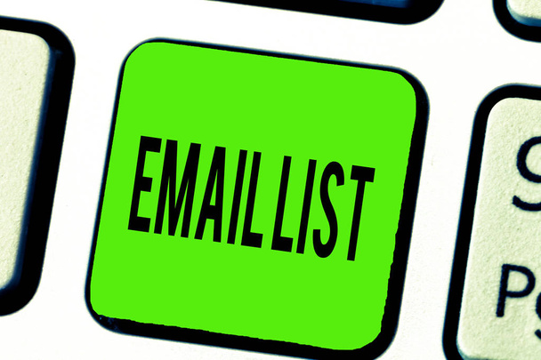 Текстовый знак, показывающий список электронной почты. Концептуальная фотография Контактная информация для отправки электронной корреспонденции информационного бюллетеня
 - Фото, изображение