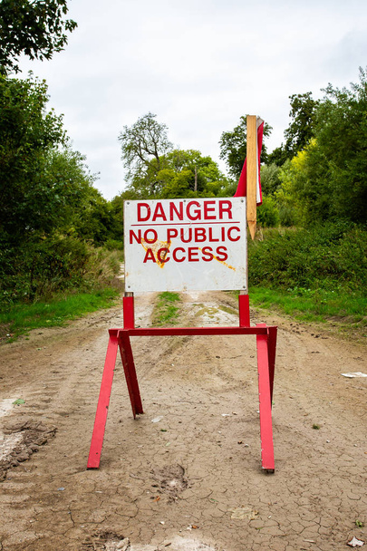 Danger aucun panneau d'accès public
 - Photo, image