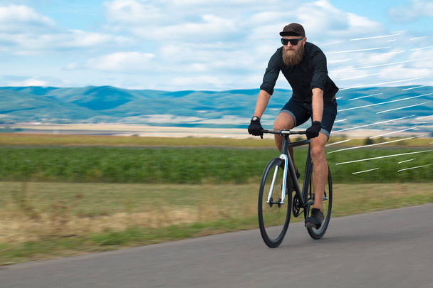非常に高速のカジュアルな自転車乗って自転車 - 写真・画像