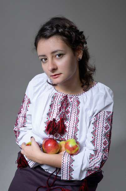 Милий Українська жінка з яблуками - Фото, зображення