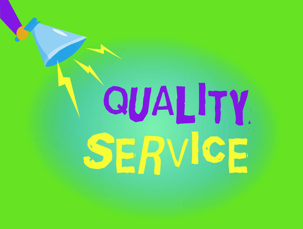 Schreiben Notiz zeigt Quality Service. Geschäftsfotos, die zeigen, wie gut erbrachte Dienstleistungen den Erwartungen der Kunden entsprechen - Foto, Bild