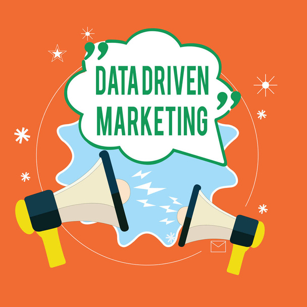 Escrevendo nota mostrando Data Driven Marketing. Business photo showcasing Estratégia baseada em Insights Análise a partir de interações
 - Foto, Imagem