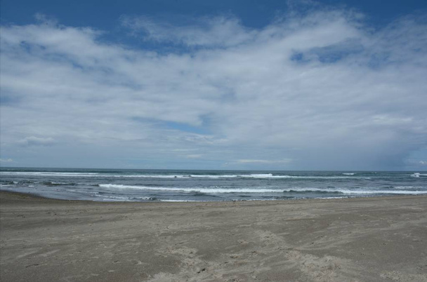 Bahar Vista'da yaşadı merkezi Oregon coast bölgesi boyunca pitoresk Siletz Bay Beach. - Fotoğraf, Görsel