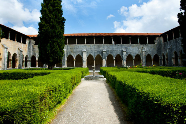 Claustro Salón del Monasterio de Batalha - Portugal
 - Foto, Imagen