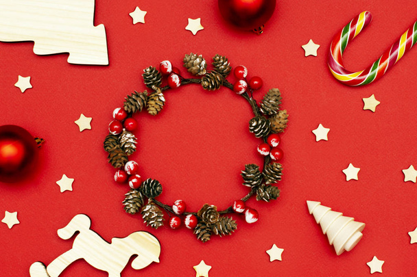Christmas layout wooden Christmas decorations, Christmas wreath, decor and minimalist gifts - Φωτογραφία, εικόνα