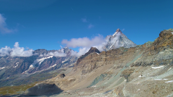 Luchtfoto van de bergen van de Dolomieten in Italië - Video