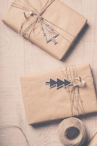 Christmas theme. Handmade Gift wrapping for Christmas and New Year. - Foto, afbeelding
