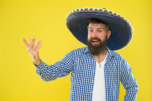 Bearded man. Male barber care. Mature hipster with beard. Confident and handsome Brutal man. Hair and beard care. Open and sociable. sombrero. mexico in look. mexican man with beard - Φωτογραφία, εικόνα