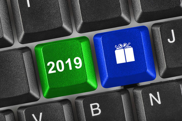 Computer keyboard with 2019 keys - holiday concept - 写真・画像