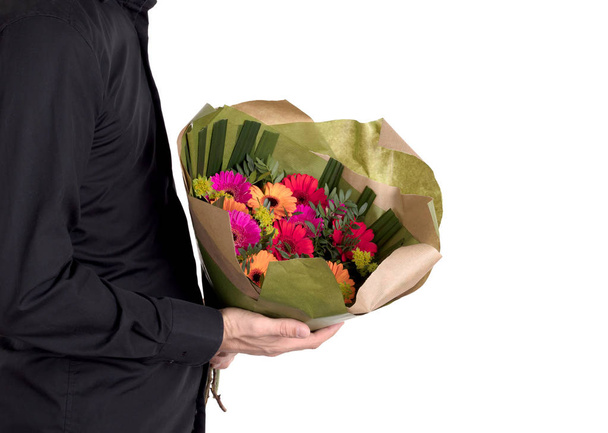 De mens geeft bloemen - Geïsoleerd op wit - Foto, afbeelding
