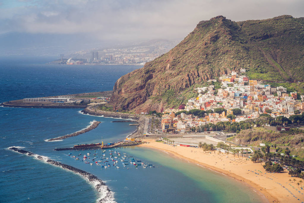 San Andres, Tenerife. Incredibile costa con spiagge e attrazioni turistiche. Montagne Anaga sullo sfondo
. - Foto, immagini
