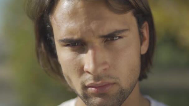 Face of attractive male closeup - Záběry, video