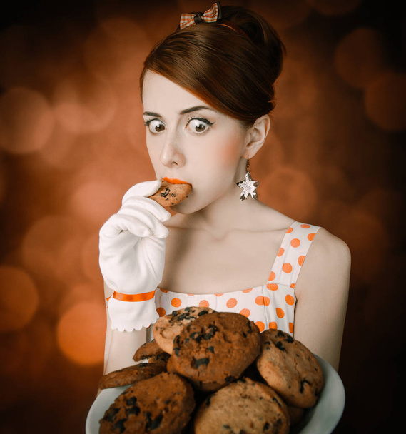 женщина в классическом платье с куки
 - Фото, изображение