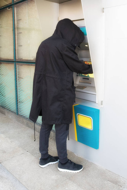 Stealing password and identity on atm  machine, , computer  crime - Foto, Imagem