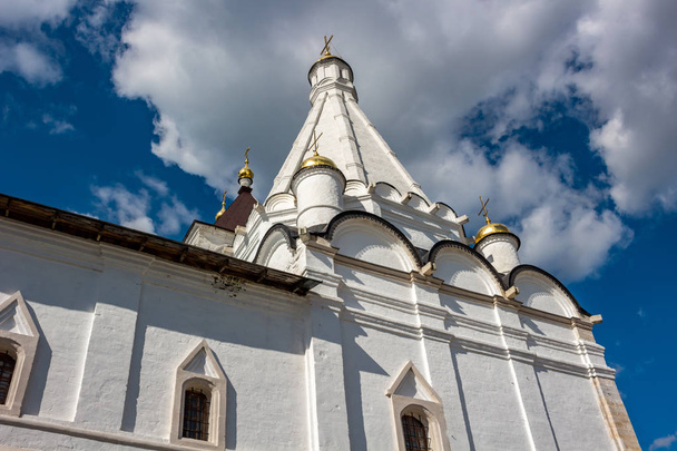 SERPUHOV, RUSSIA - AUGUST 2017: Vvedensky Vladychny Convent (Vvedenskiy Vladychnyi monastyr) in Serpukhov. Church of St. George the Victorious - Fotó, kép