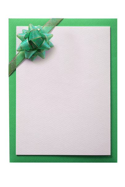 Weihnachtskarte grünes Band Schleife vertikal isoliert - Foto, Bild