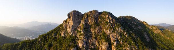 Montagna rocciosa leone, colpo panoramico
 - Foto, immagini