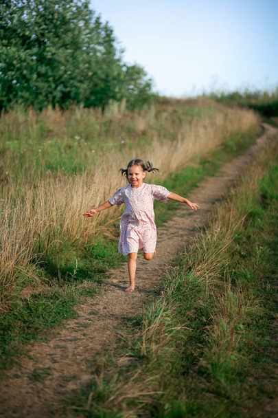 The Children in rural areas a live - Valokuva, kuva