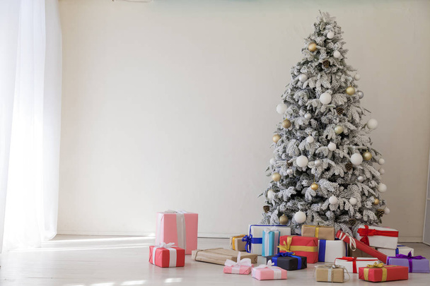 Vánoční svátky zimní nový rok vánoční strom výzdoba dárky - Fotografie, Obrázek