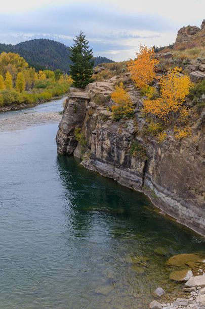 the scenic Gros Ventre River in Wyoming in fall - Foto, immagini