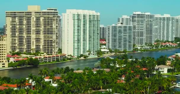 Video aéreo yate intercostal de Miami de Aventura - Imágenes, Vídeo