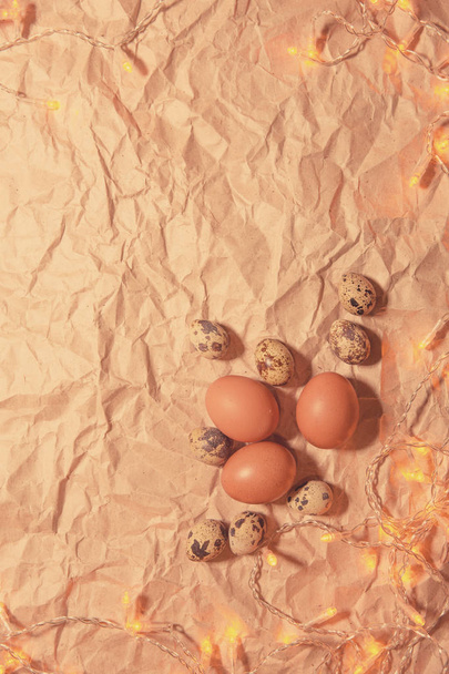 Easter eggs  on crumpled  kraft paper - Foto, Imagen