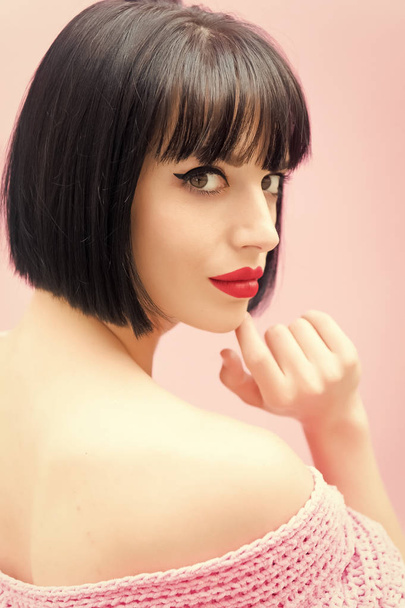 girl with stylish short brunette hair and red lips - Foto, immagini