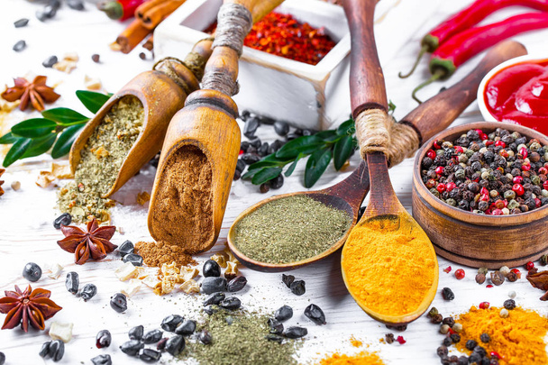 Spices and condiments for food - Foto, Bild