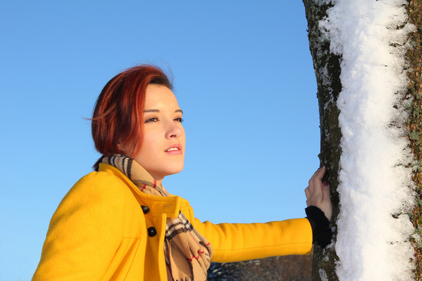 young woman, wintry clothed, outdoors - Fotoğraf, Görsel