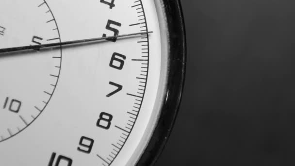 Gyors - fogalmi reprezentációja tempójú idő a egy ősi kézi chronograph. Telik az idő. - Felvétel, videó