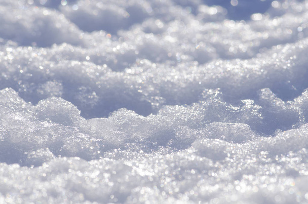 Снег светил солнцем. Снежный фон закрывается. Зима яркий снег. Рождественская открытка фон. Свежий снежный покров
 - Фото, изображение