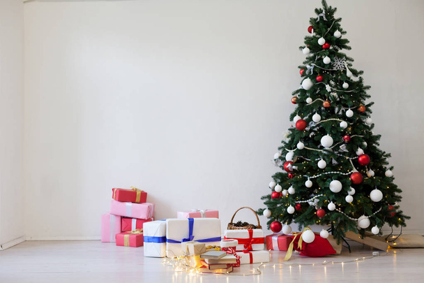 Iluminación del árbol de Navidad Festoon Regalos interiores de año nuevo
 - Foto, Imagen