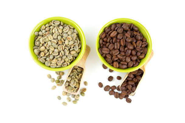 green and roasted coffee beans - Foto, Bild
