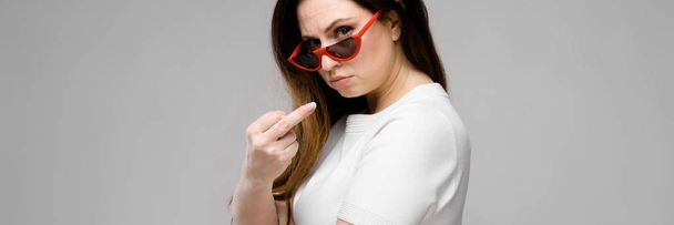 Attractive overweight woman in sunglasses - Photo, Image