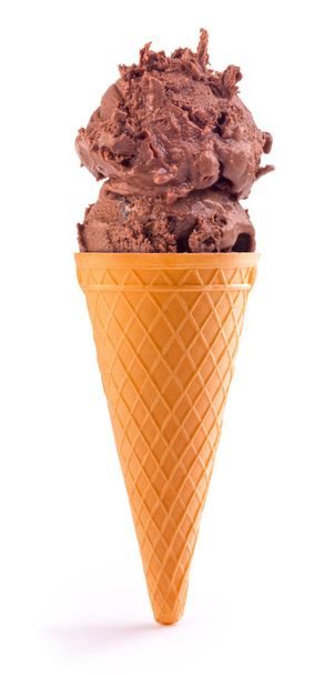 Crème glacée au chocolat dans une tasse à gaufres
 - Photo, image