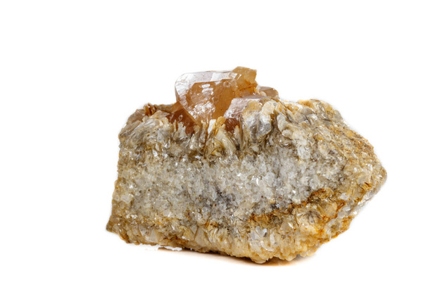 Macro pietra minerale Scheelite su uno sfondo bianco primo piano
 - Foto, immagini