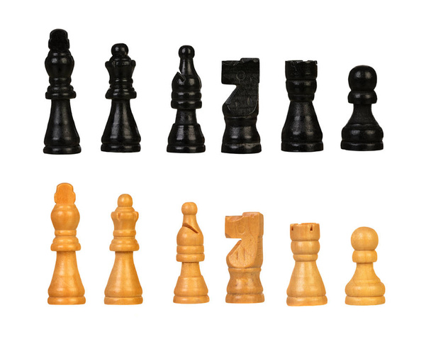 Figuras de ajedrez aisladas sobre un fondo blanco - Foto, imagen