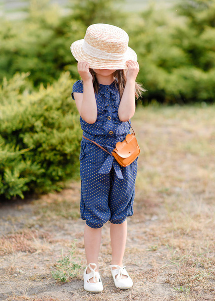 portrait of little girl outdoors in summer - Foto, immagini