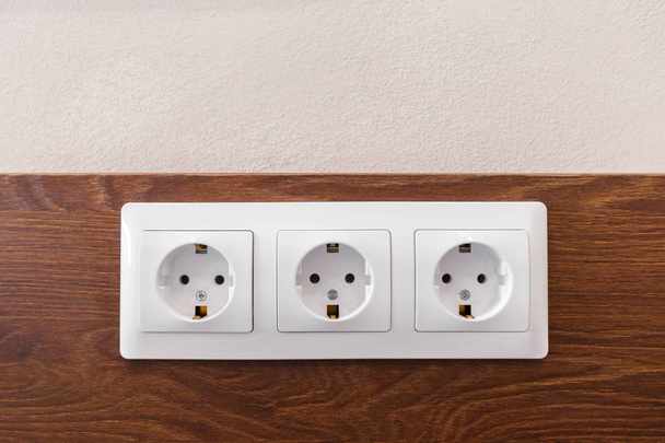 White electrical outlet socket - Φωτογραφία, εικόνα