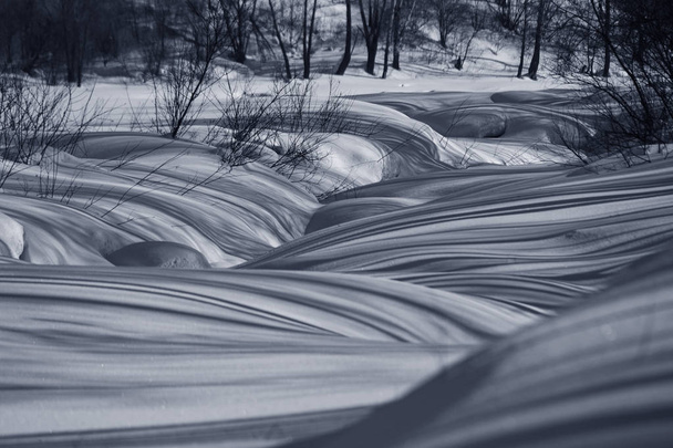 Drawing lines in the snow. The Nature Of Siberia. - Foto, Bild