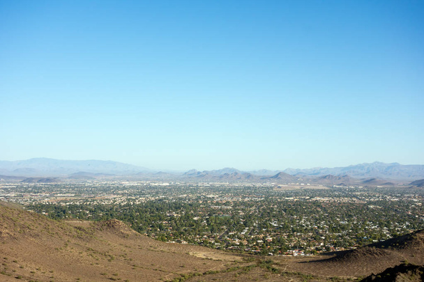Nyugati oldalán a völgy, a nap nézett, Glendale, Peoria, és az északi hegy Park, arizonai Phoenix - Fotó, kép