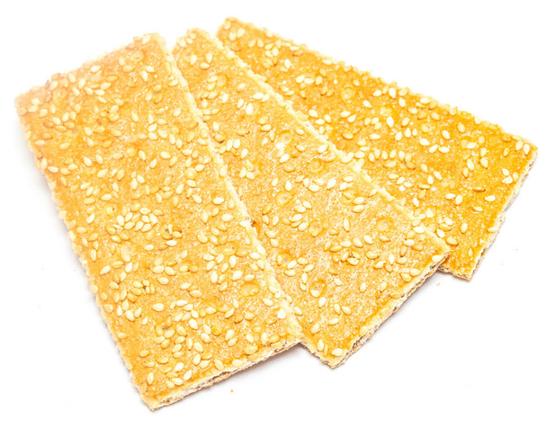 Sesamcracker-Kekse auf weißem Hintergrund - Foto, Bild