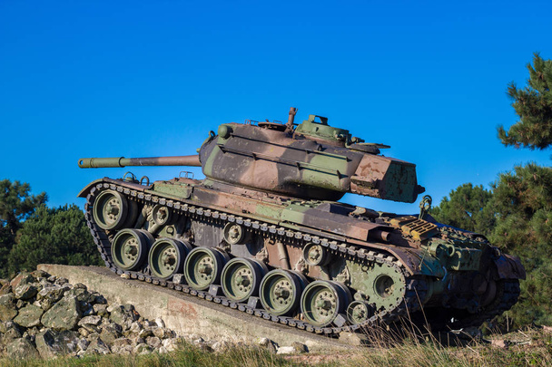 Militar viejo tanque de guerra
 - Foto, Imagen