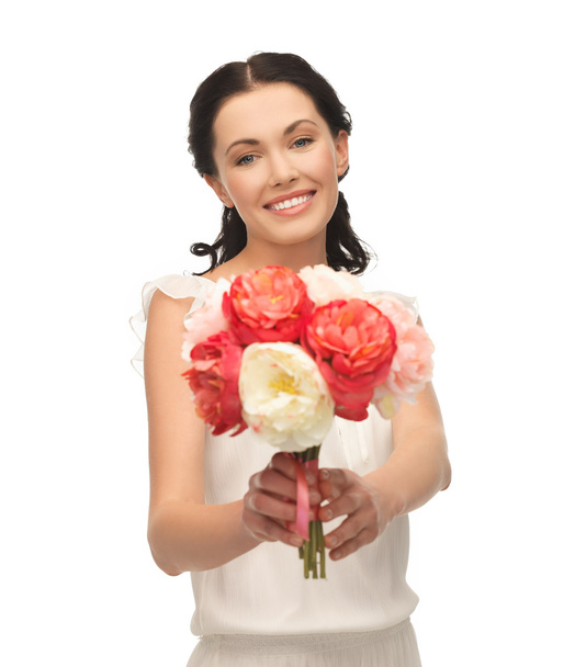 Woman with bouquet of flowers - Foto, Bild