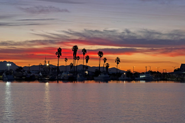 Beach sunrise at Ventura harbor - Fotó, kép