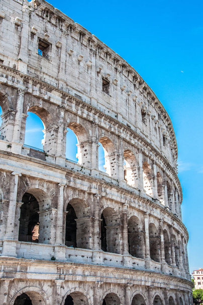 İtalya, Roma 'daki Colosseum' un dış görünüşü - Fotoğraf, Görsel