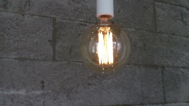 単一ヴィンテージのレトロな光の電球、映像素材集 - 映像、動画