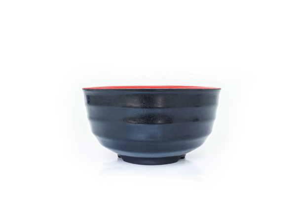 черная, красная чаша пустая на белом фоне
 - Фото, изображение