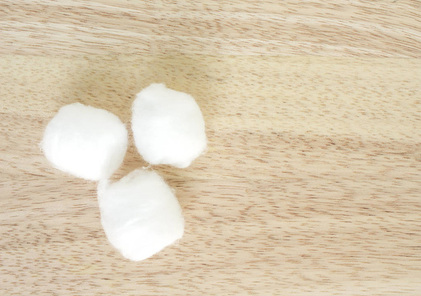 бавовняні подушечки біла м'яка чиста краса здоров'я медицина
 - Фото, зображення