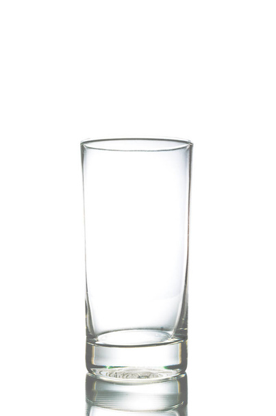 Leeres Glas isoliert auf weißem Hintergrund. - Foto, Bild
